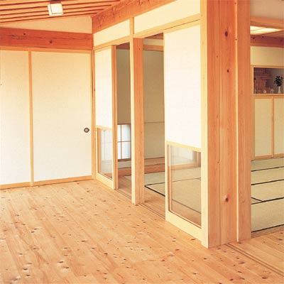【無垢材を使った施工事例】　（施工：株式会社 鈴木創建）
